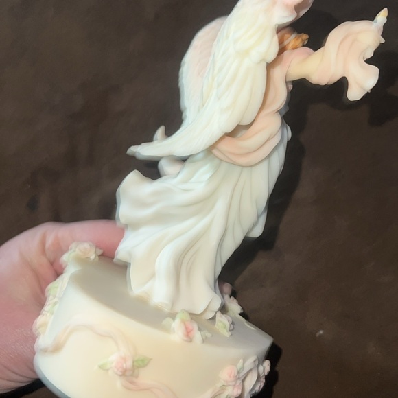 “Seraphim Classics” Hope “Light In The Distance” Musical Figurine - Picture 6 of 7